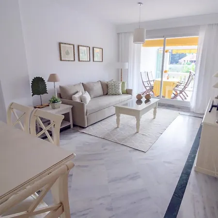 La Dama De Noche - Puerto Banus Apartment